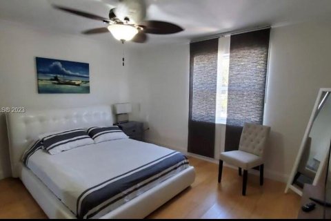 Apartamento en alquiler en Miami Beach, Florida, 1 dormitorio, 52.95 m2 № 1937055 - foto 3