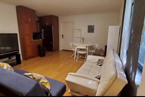 Apartamento en alquiler en Miami Beach, Florida, 1 dormitorio, 52.95 m2 № 1937055 - foto 10