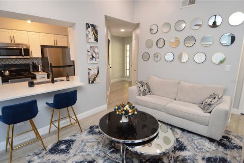 Condo in Tampa, Florida, 1 bedroom  № 1916316 - photo 5