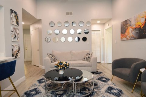 Condo in Tampa, Florida, 1 bedroom  № 1916316 - photo 22