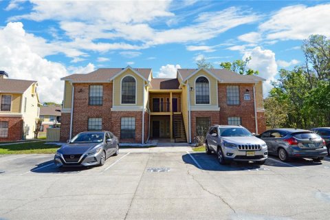 Condo in Tampa, Florida, 1 bedroom  № 1916316 - photo 2