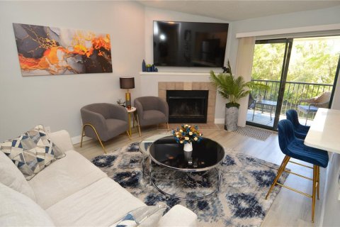Condo in Tampa, Florida, 1 bedroom  № 1916316 - photo 19