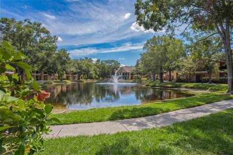 Condo in Tampa, Florida, 1 bedroom  № 1916316 - photo 1
