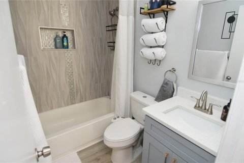 Condo in Tampa, Florida, 1 bedroom  № 1916316 - photo 26
