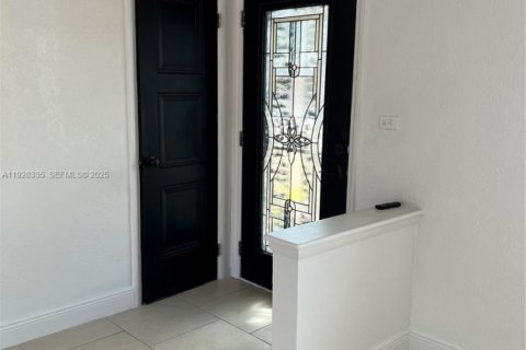 Casa en alquiler en Miami Gardens, Florida, 4 dormitorios, 138.89 m2 № 1988398 - foto 30