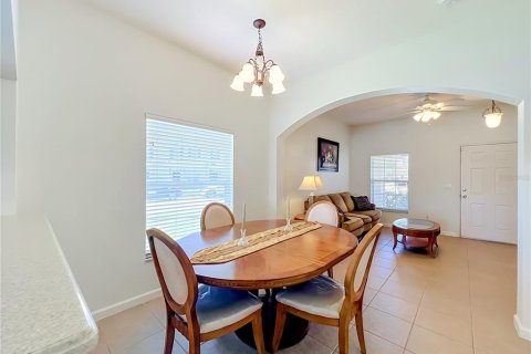 Adosado en venta en Orlando, Florida, 5 dormitorios, 160.72 m2 № 2208094 - foto 13