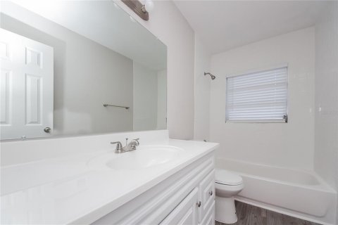 House in Winter Park, Florida 3 bedrooms, 177.35 sq.m. № 1829581 - photo 12