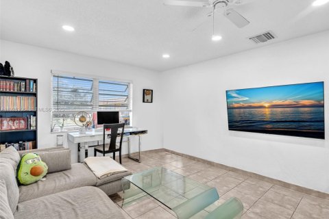 Apartment in Dania Beach, Florida 1 bedroom, 79.9 sq.m. № 1985748 - photo 15