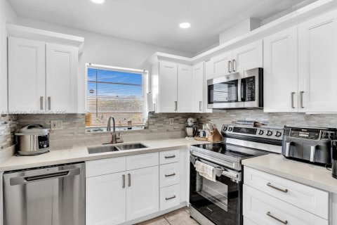 Apartment in Dania Beach, Florida 1 bedroom, 79.9 sq.m. № 1985748 - photo 11