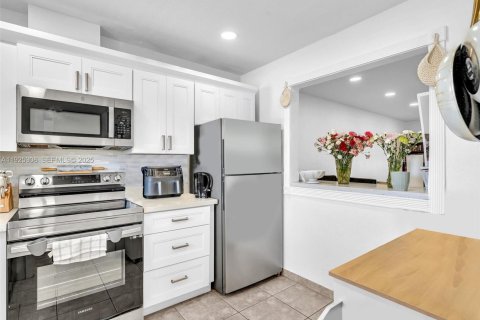 Apartment in Dania Beach, Florida 1 bedroom, 79.9 sq.m. № 1985748 - photo 7