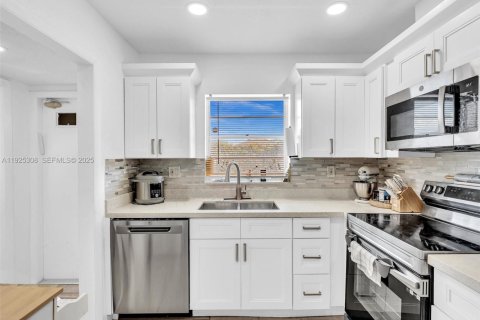 Apartment in Dania Beach, Florida 1 bedroom, 79.9 sq.m. № 1985748 - photo 10