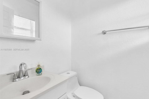 Apartment in Dania Beach, Florida 1 bedroom, 79.9 sq.m. № 1985748 - photo 4