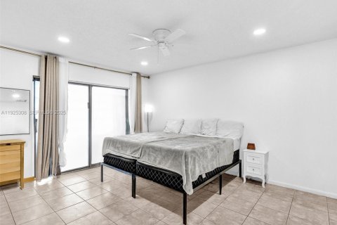 Apartment in Dania Beach, Florida 1 bedroom, 79.9 sq.m. № 1985748 - photo 18