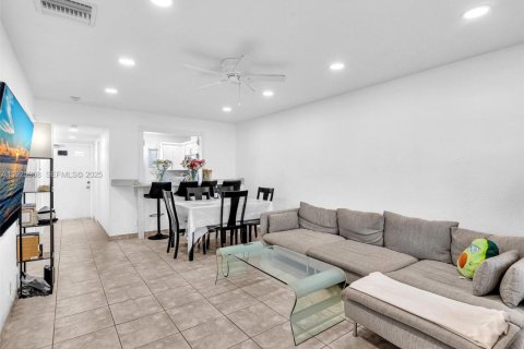 Apartment in Dania Beach, Florida 1 bedroom, 79.9 sq.m. № 1985748 - photo 16