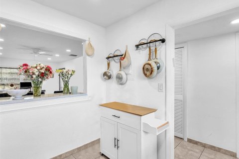 Apartment in Dania Beach, Florida 1 bedroom, 79.9 sq.m. № 1985748 - photo 9