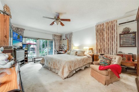House in Palmetto Bay, Florida 4 bedrooms, 263.29 sq.m. № 1814111 - photo 10