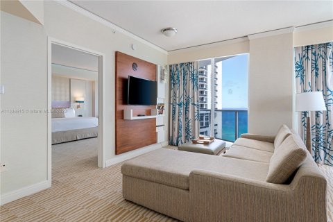 Condo in Sunny Isles Beach, Florida, 2 bedrooms  № 1706555 - photo 11