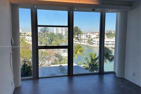 Copropriété à vendre à Miami Beach, Floride: 2 chambres, 143.07 m2 № 1862182 - photo 10