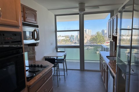 Copropriété à vendre à Miami Beach, Floride: 2 chambres, 143.07 m2 № 1862182 - photo 6