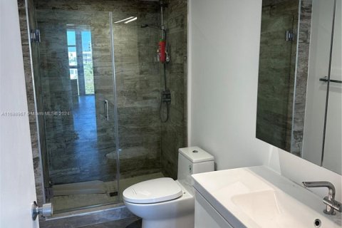 Copropriété à vendre à Miami Beach, Floride: 2 chambres, 143.07 m2 № 1862182 - photo 11