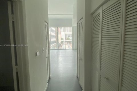 Condo in Miami, Florida  № 1895799 - photo 7