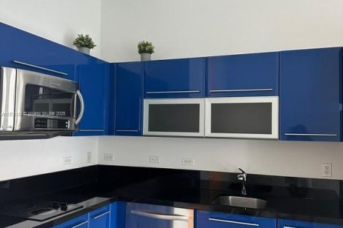 Condo in Miami, Florida  № 1895799 - photo 3