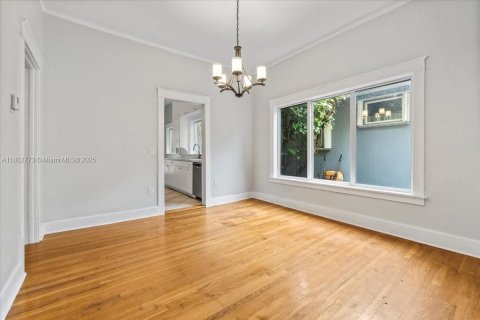 Снять в аренду виллу или дом в Майами, Флорида 2 спальни, 183.39м2, № 1931959 - фото 13