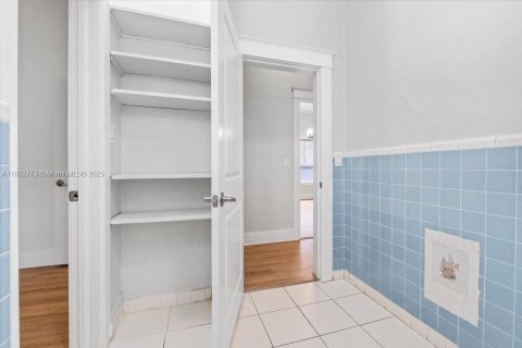 Снять в аренду виллу или дом в Майами, Флорида 2 спальни, 183.39м2, № 1931959 - фото 19