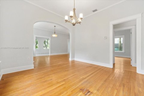 Снять в аренду виллу или дом в Майами, Флорида 2 спальни, 183.39м2, № 1931959 - фото 14