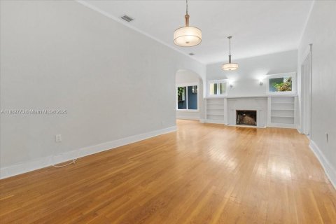 Снять в аренду виллу или дом в Майами, Флорида 2 спальни, 183.39м2, № 1931959 - фото 8