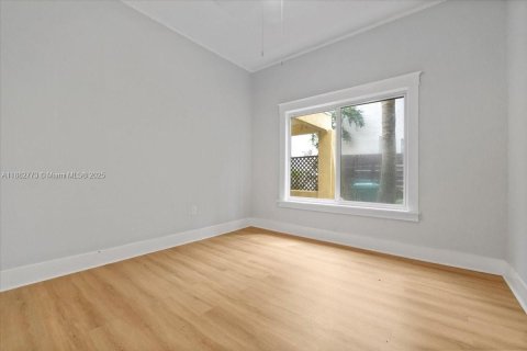 Снять в аренду виллу или дом в Майами, Флорида 2 спальни, 183.39м2, № 1931959 - фото 17