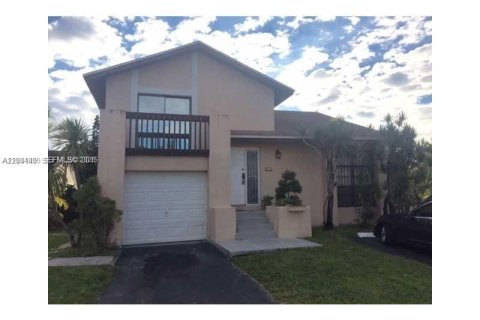 Casa en Miami, Florida 4 dormitorios, 200.3 m2 № 2056490