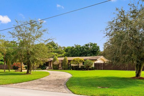 Casa en alquiler en Miami, Florida, 4 dormitorios, 183.02 m2 № 1993672 - foto 23