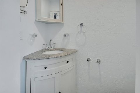 House in New Smyrna Beach, Florida 2 bedrooms, 85.75 sq.m. № 1851797 - photo 22