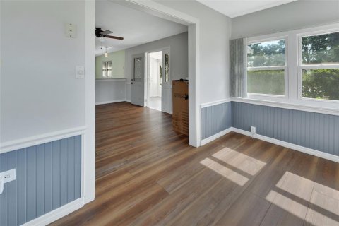 House in New Smyrna Beach, Florida 2 bedrooms, 85.75 sq.m. № 1851797 - photo 9