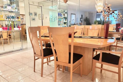 Купить кондоминиум в Халландейл-Бич, Флорида 2 спальни, 130.06м2, № 1698746 - фото 18
