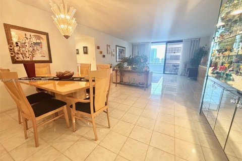 Купить кондоминиум в Халландейл-Бич, Флорида 2 спальни, 130.06м2, № 1698746 - фото 15