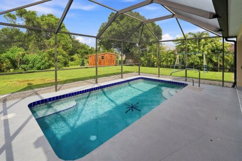 House in North Port, Florida 3 bedrooms, 125.98 sq.m. № 2341778 - photo 3