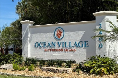 Condo in St. Lucie, Florida, 1 bedroom  № 1930862 - photo 22