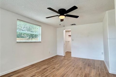 Villa ou maison à louer à New Port Richey, Floride: 3 chambres, 134.06 m2 № 2167581 - photo 22