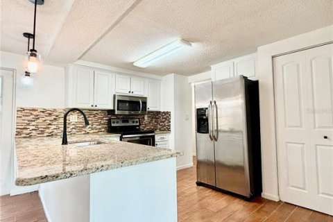 Villa ou maison à louer à New Port Richey, Floride: 3 chambres, 134.06 m2 № 2167581 - photo 7