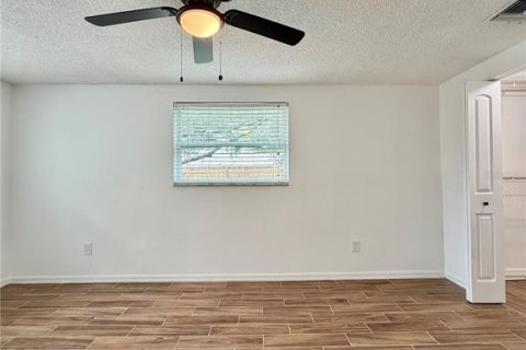 Villa ou maison à louer à New Port Richey, Floride: 3 chambres, 134.06 m2 № 2167581 - photo 21