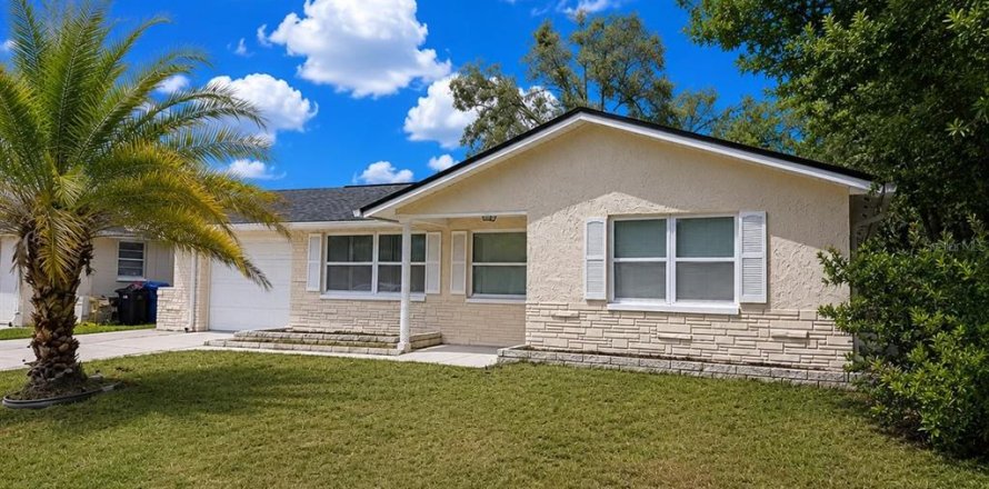 Villa ou maison à New Port Richey, Floride 3 chambres, 134.06 m2 № 2167581