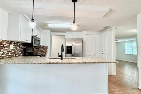 Villa ou maison à louer à New Port Richey, Floride: 3 chambres, 134.06 m2 № 2167581 - photo 6