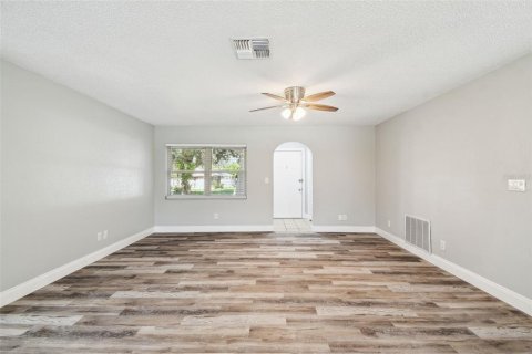 House in Port Richey, Florida 2 bedrooms, 115.94 sq.m. № 1844540 - photo 7