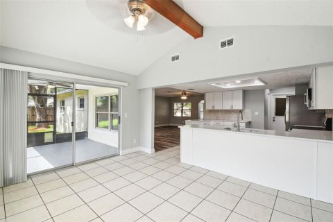 House in Port Richey, Florida 2 bedrooms, 115.94 sq.m. № 1844540 - photo 18