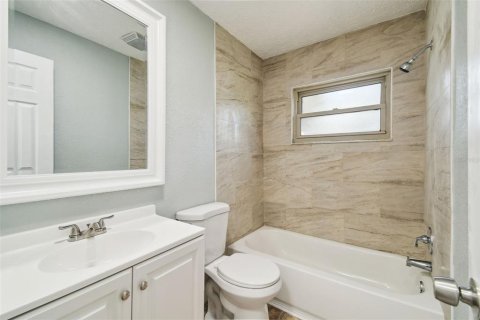House in Port Richey, Florida 2 bedrooms, 115.94 sq.m. № 1844540 - photo 28