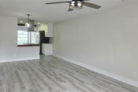 Condo in Clearwater, Florida, 2 bedrooms  № 2394249 - photo 3