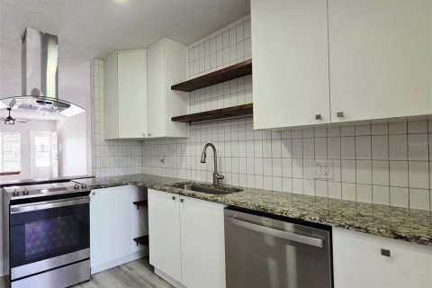Condo in Clearwater, Florida, 2 bedrooms  № 2394249 - photo 5