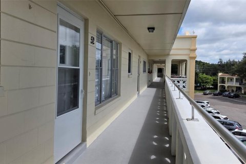 Condo in Clearwater, Florida, 2 bedrooms  № 2394249 - photo 2